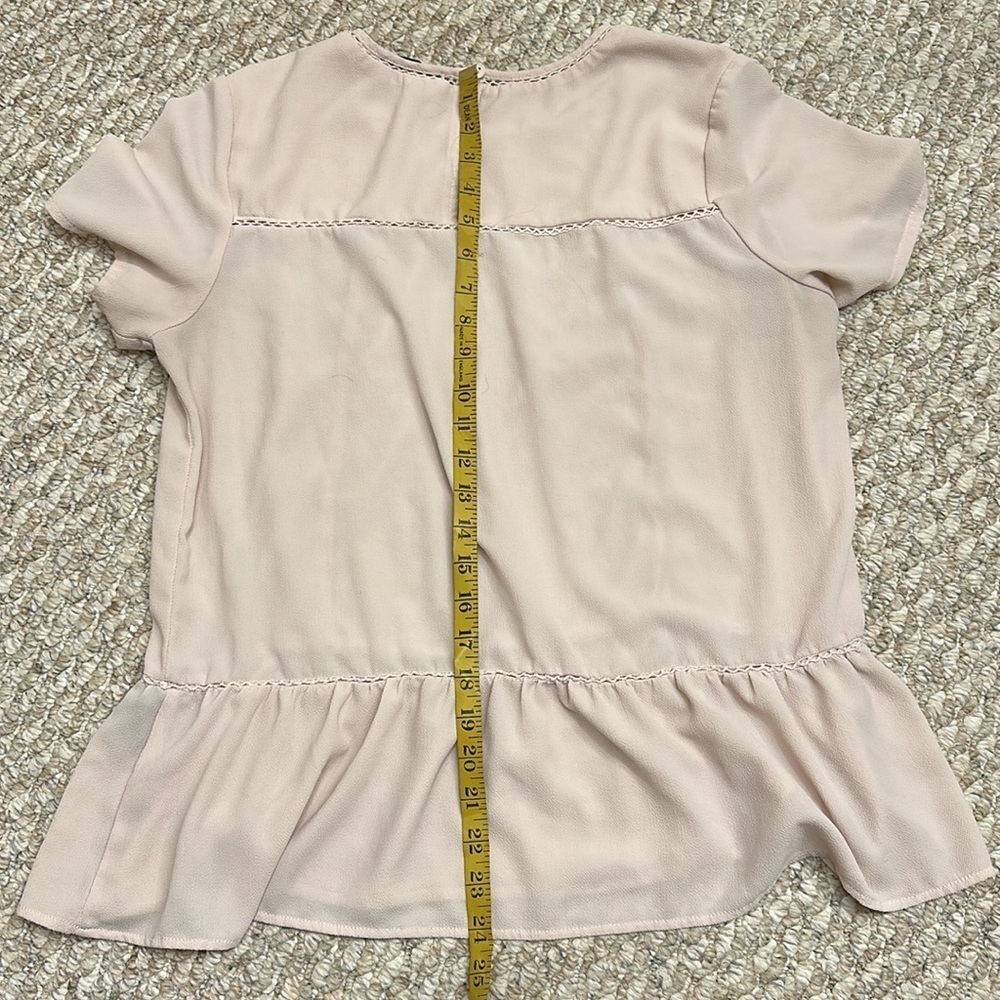 🔥Mandee. light pink boho loose fitting ruffle, bottom, short sleeve blouse - Picture 8 of 9